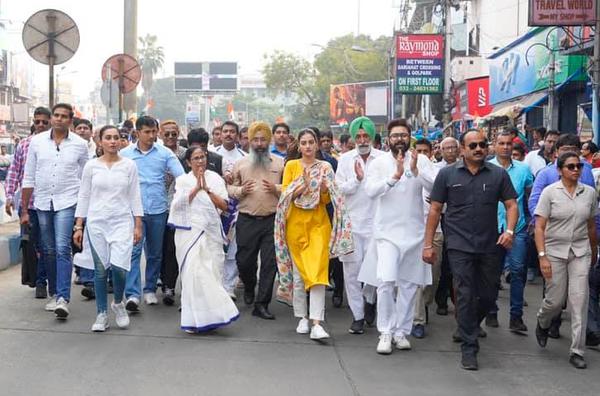mamata banerjee with celeb