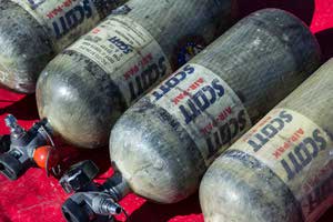 Oxygen cylinder